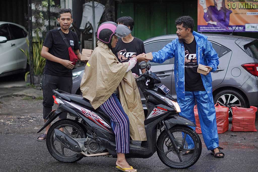 Amal Kebaikan Yang Mendatangkan Manfaat bagi Orang Lain