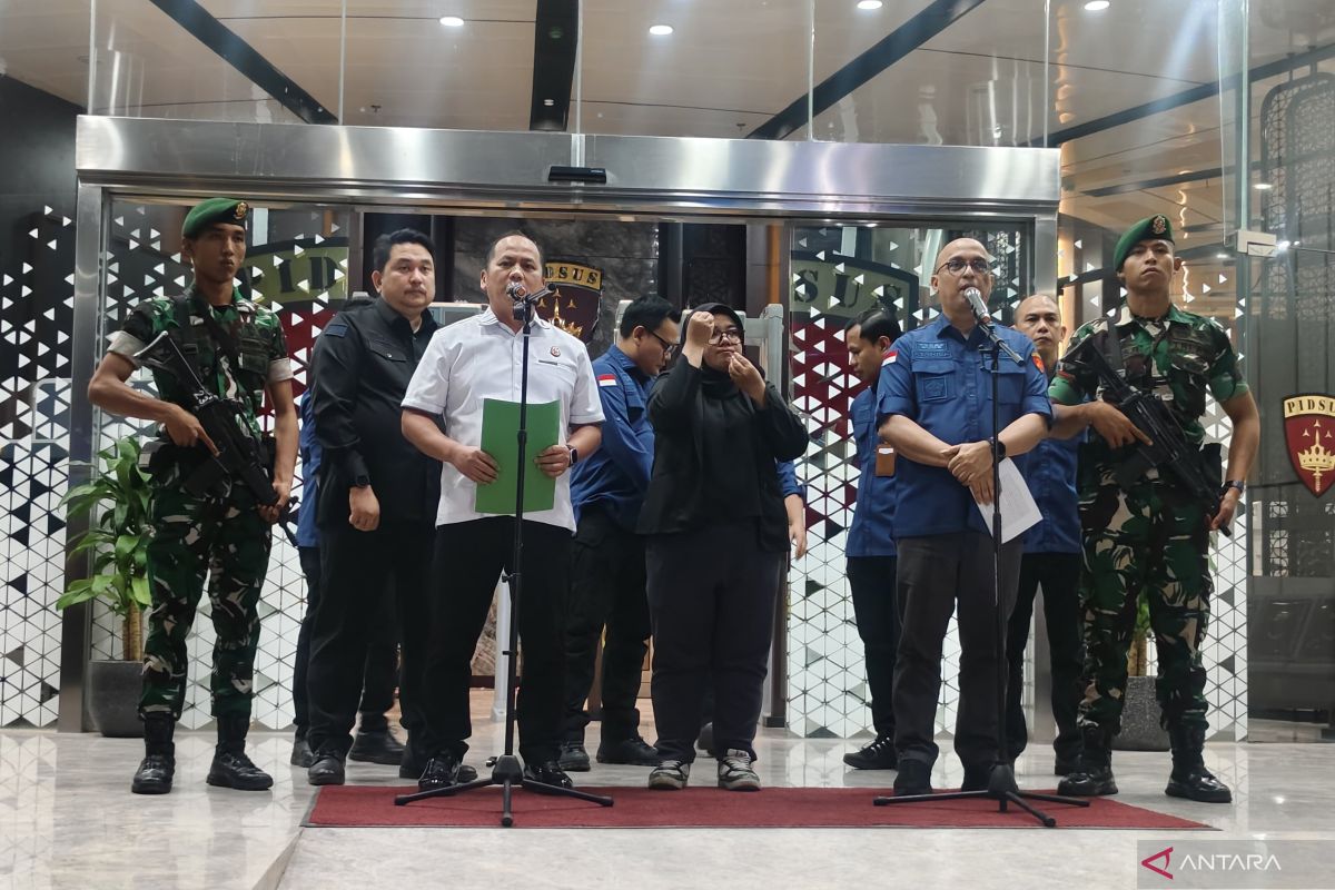 Yang Terjadi Saat: Kejagung pastikan terus kejar Riza Chalid yang kembali jadi tersangka