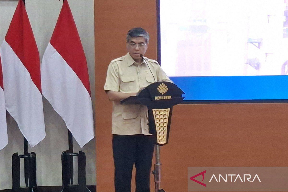 Latest Program: Menaker: Pembinaan Ahli K3 Umum untuk tingkatkan budaya K3 di industri