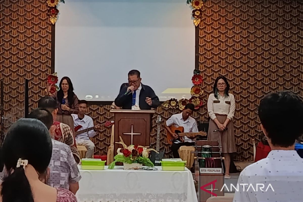Yang Dibahas: Pendeta GPdI Sulut: Paskah ajarkan manusia hidup sederhana