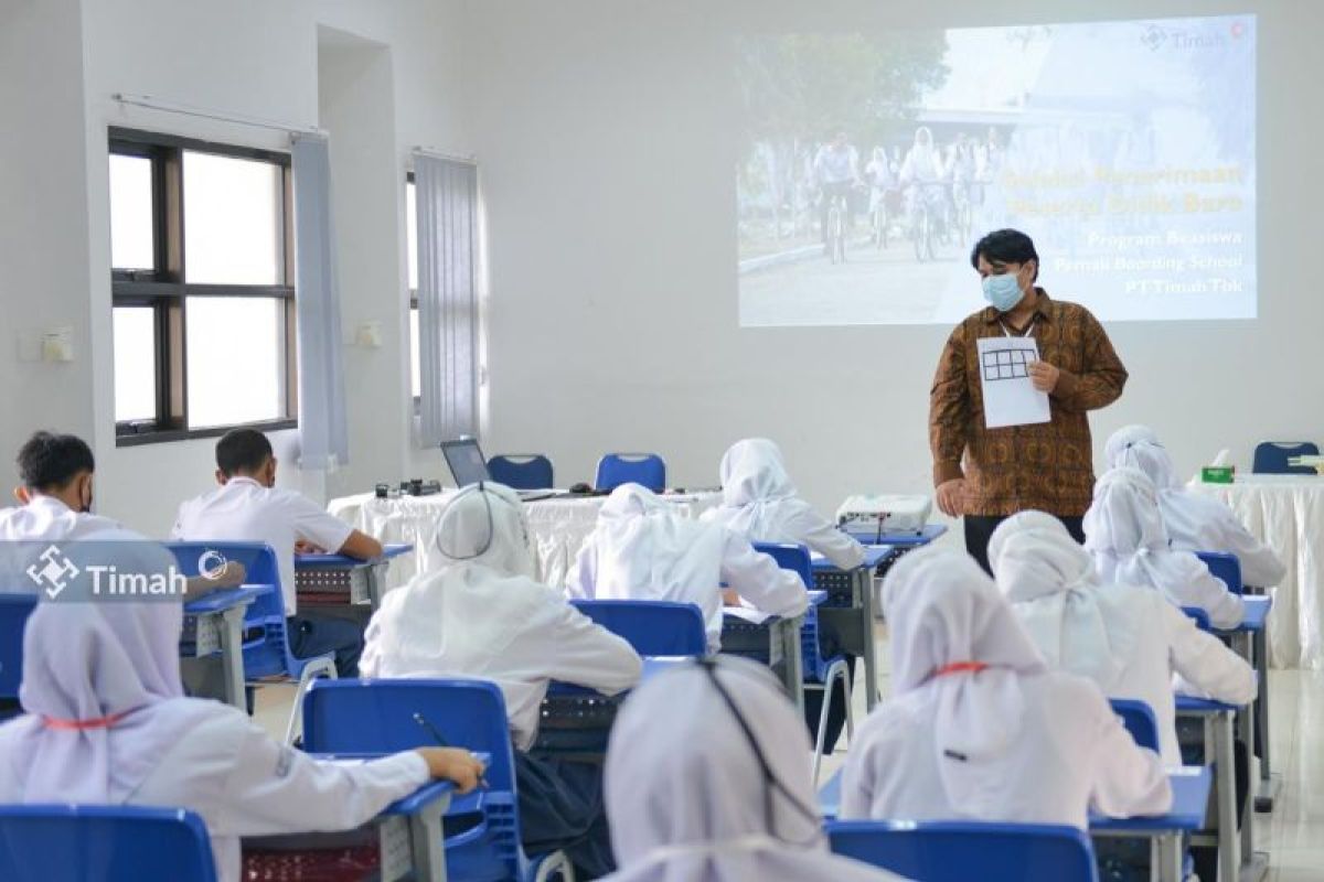 Yang Dibahas: Ketika guru bahasa gagap menulis