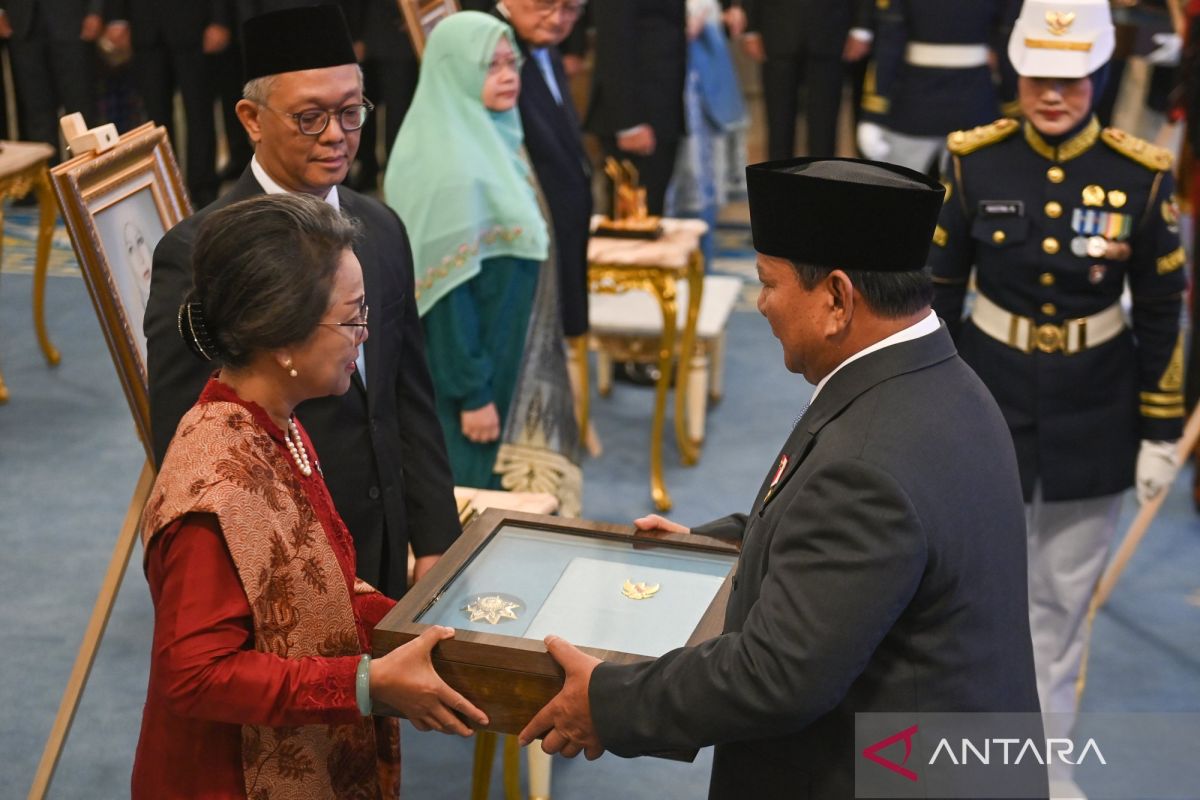 Mengatasi Masalah: Profil 10 pahlawan nasional baru yang ditetapkan Prabowo tahun 2025