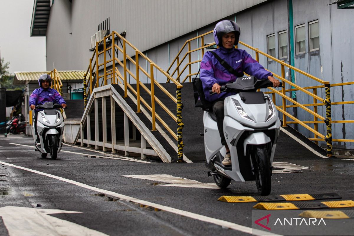 Pembahasan Penting: Menkeu: Insentif EV dalam pembahasan dengan otoritas dan industri