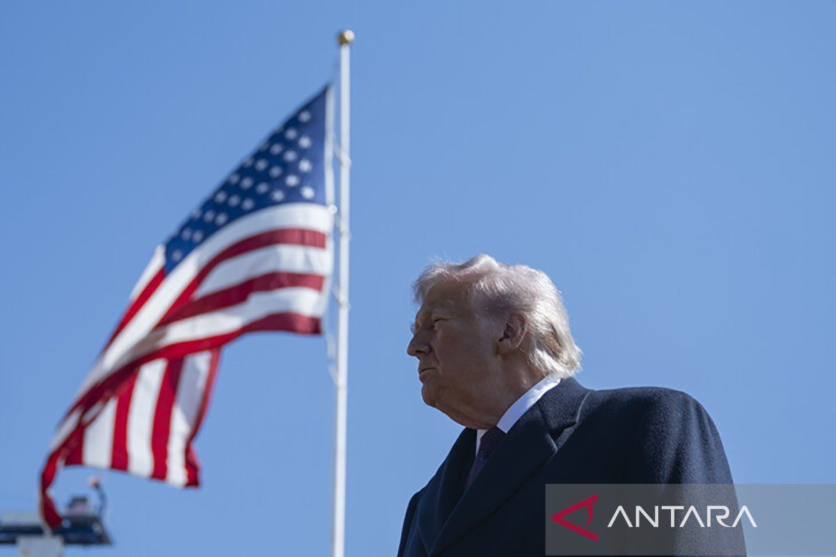 Trump dievakuasi dari acara Gedung Putih karena insiden keamanan