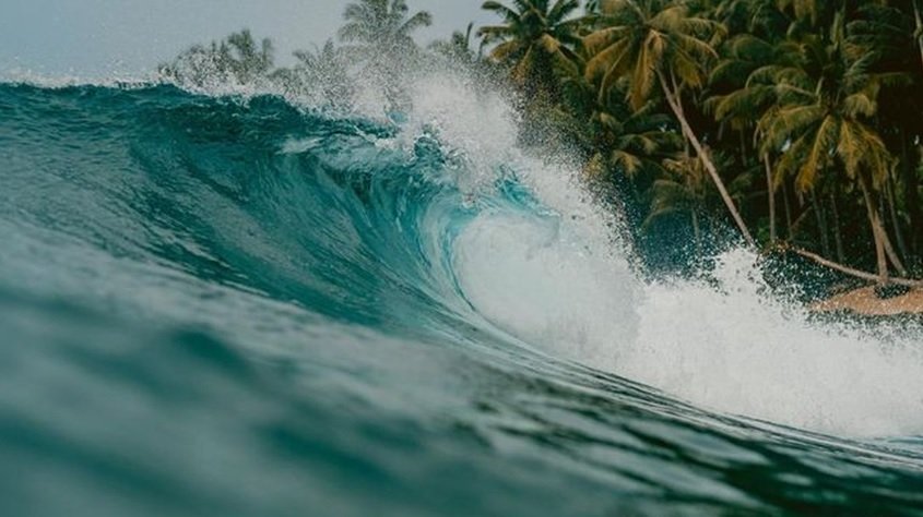 Awas Tsunami! Warga Panik Berhamburan – Air Laut Surut 4 Meter saat Gempa Besar M 7,6