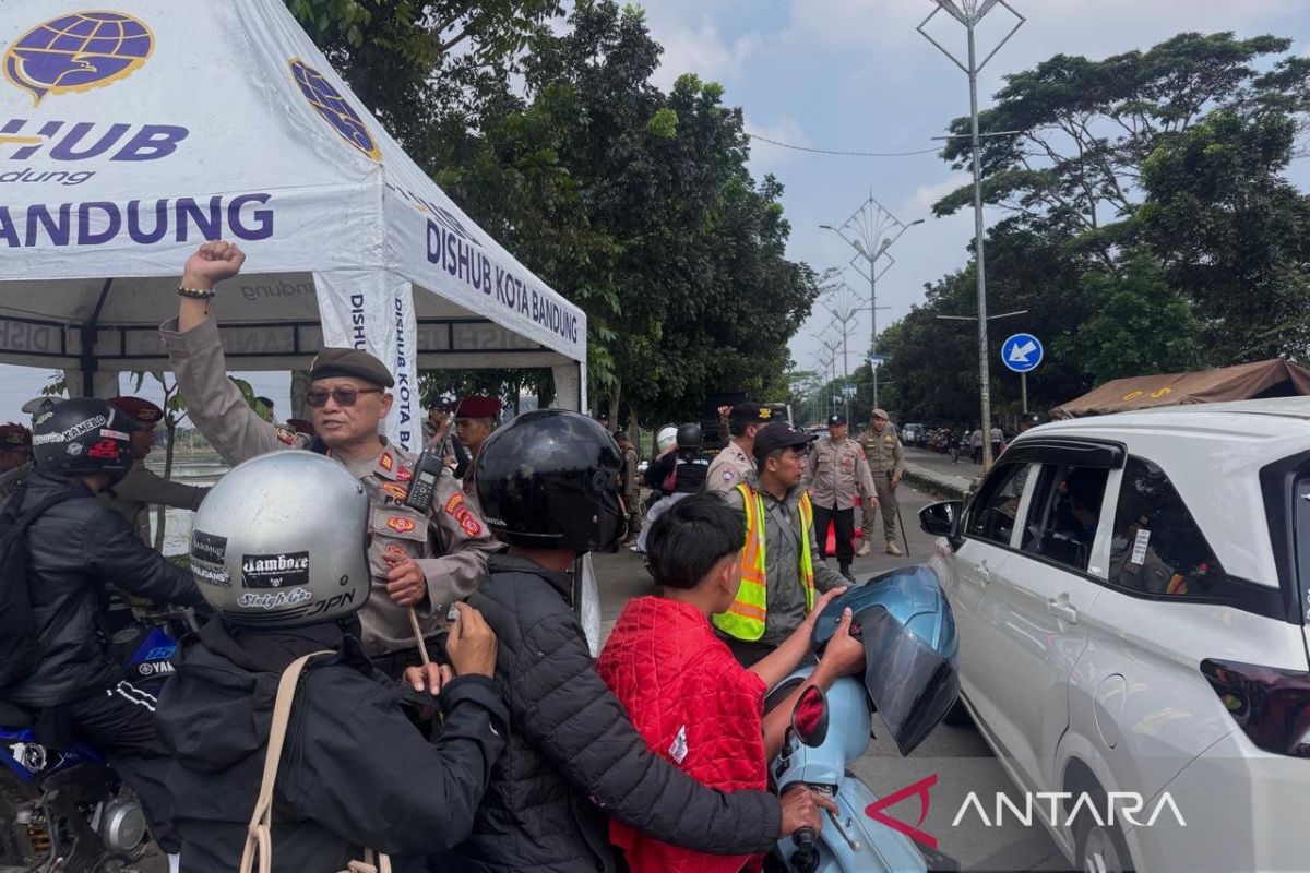 What Happened During: Polrestabes Bandung: 1.240 personel amankan laga Persib vs PSIM