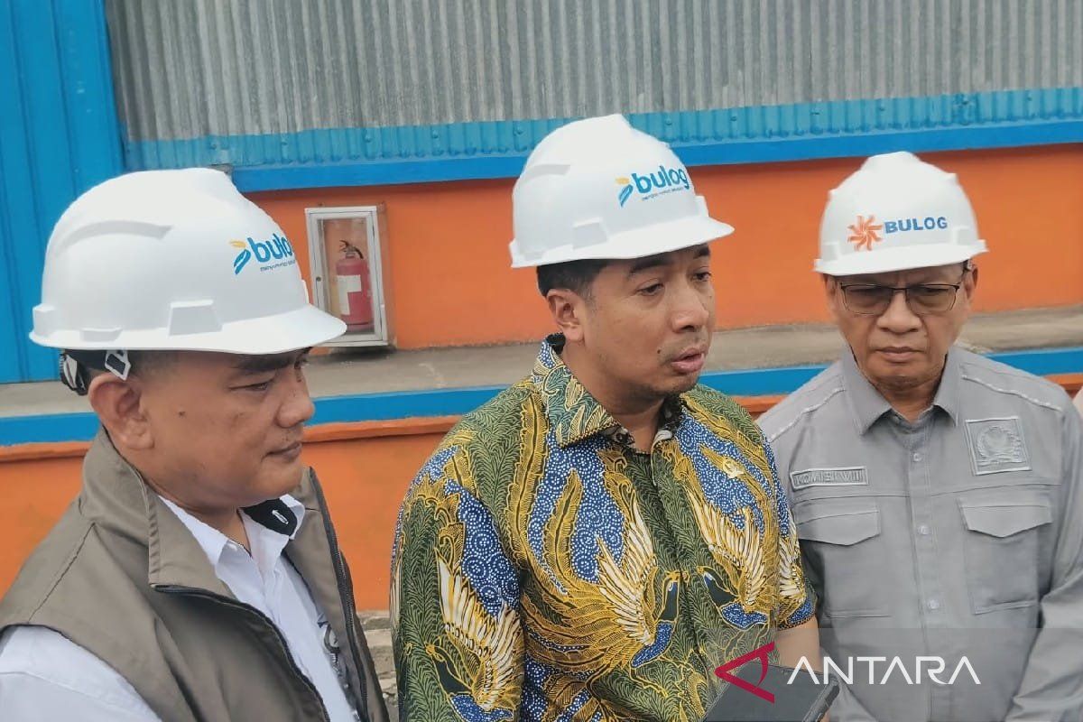 What Happened During: DPR RI tinjau gudang Bulog Sumut pastikan stok bahan pangan terjaga