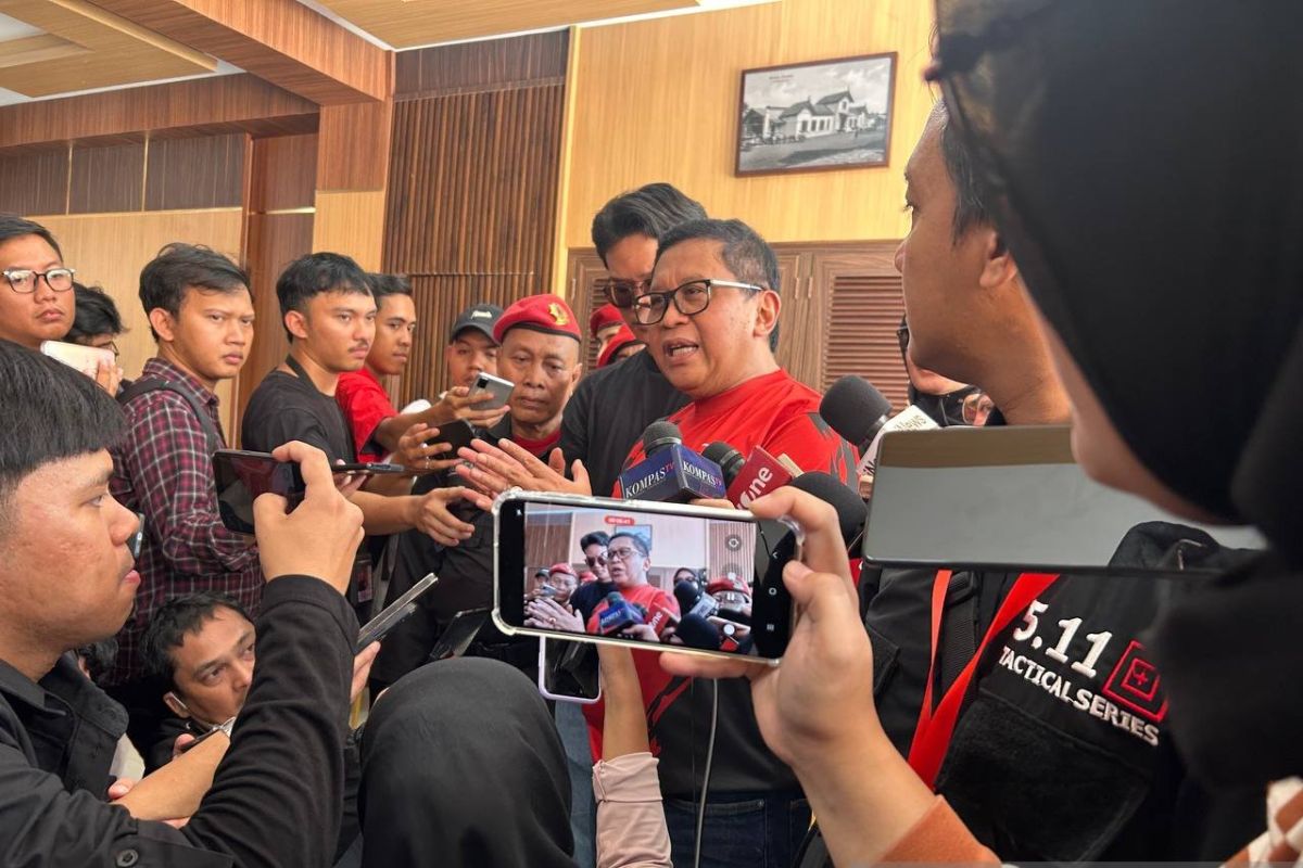 Topics Covered: Hasto: Penentuan ambang batas parlemen melalui dialog dan kajian