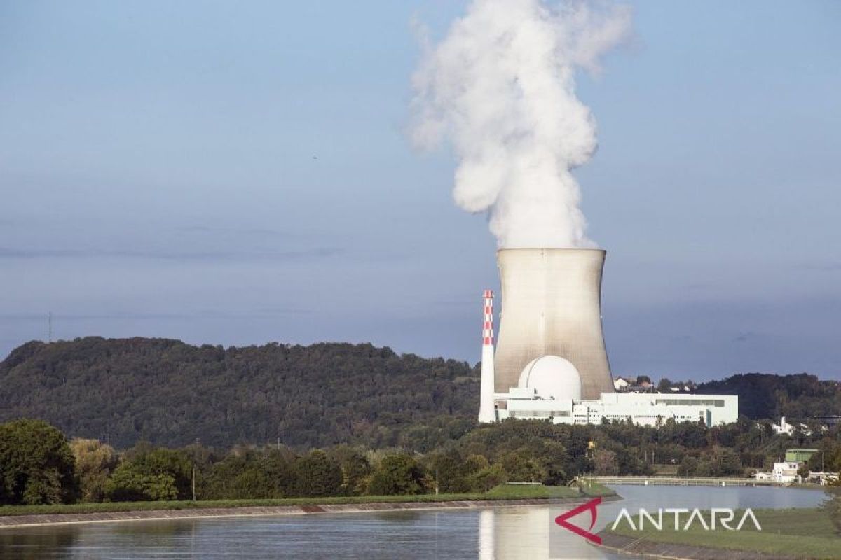 Announced: UEA pastikan tak ada kebocoran radioaktif usai serangan dekat PLTN
